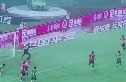 中超联赛新闻,强队争霸与年轻球员崛起共绘精彩篇章